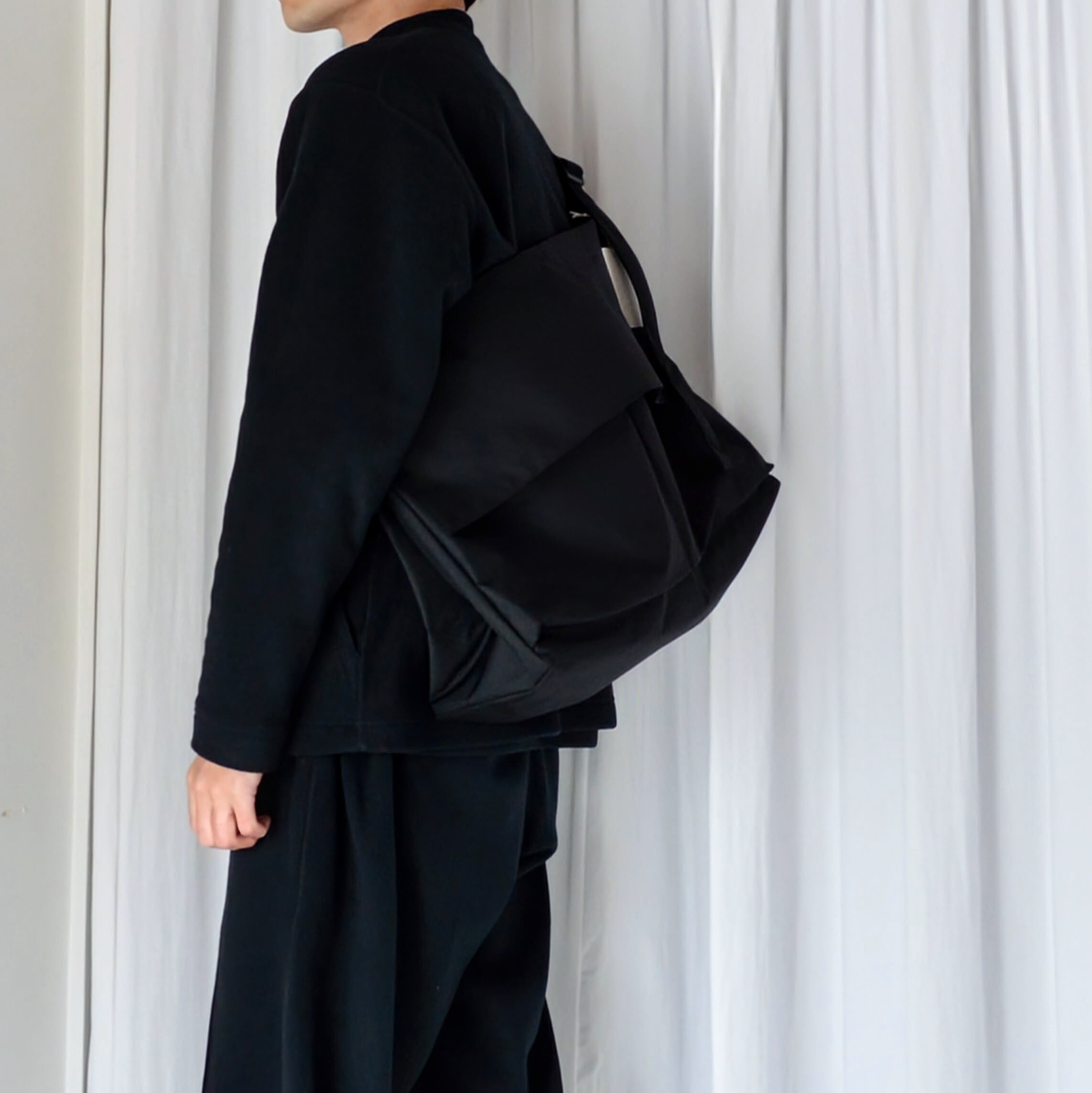 ERA. / BT NO MESSENGER BAG | MA STORE