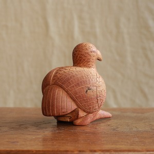 コロンと丸い水鳥の容れ物