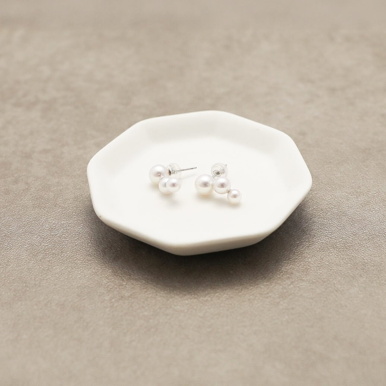 アコヤベビーパール Pt3連カーブピアス(sp-0042)