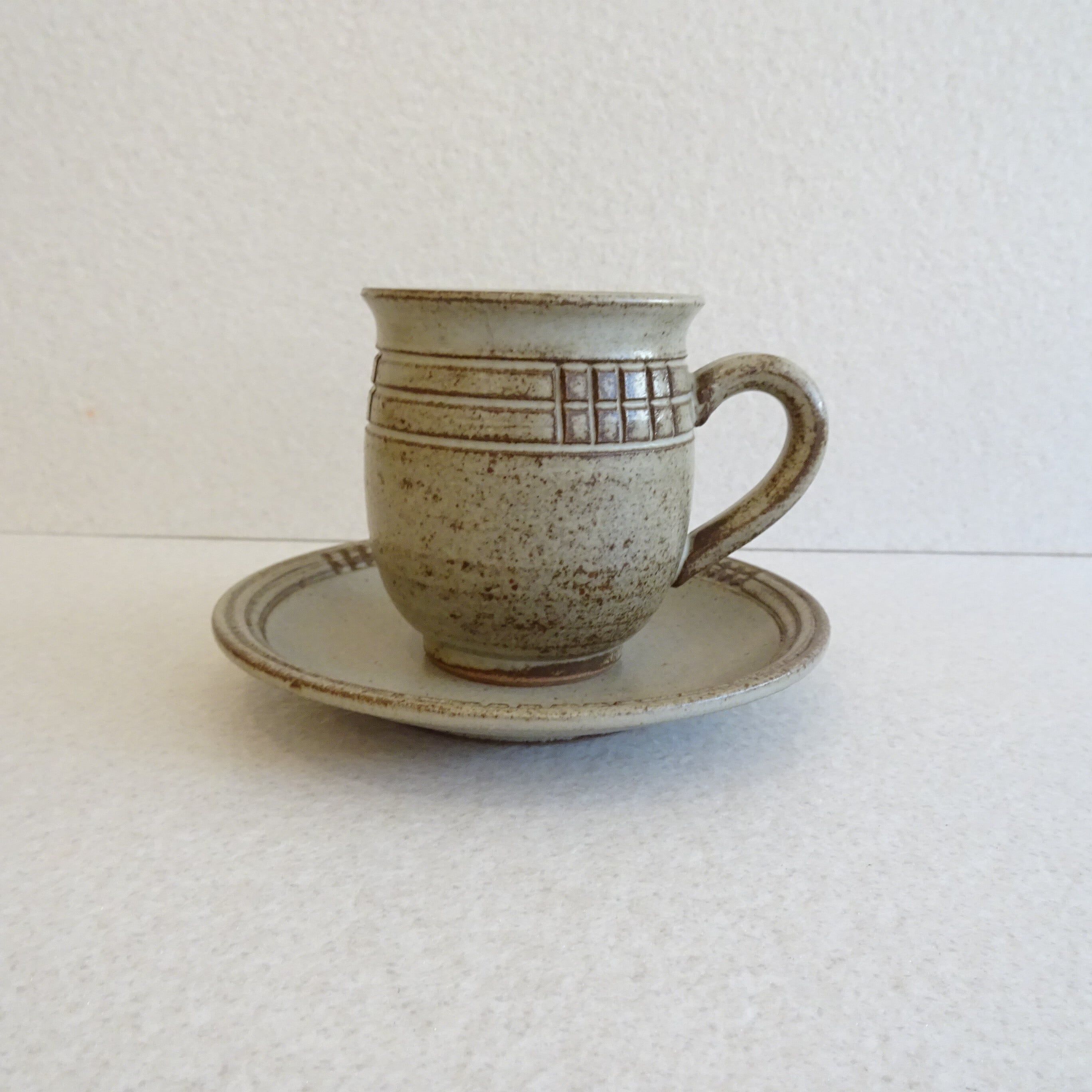 スリムな益子焼カップ&ソーサー