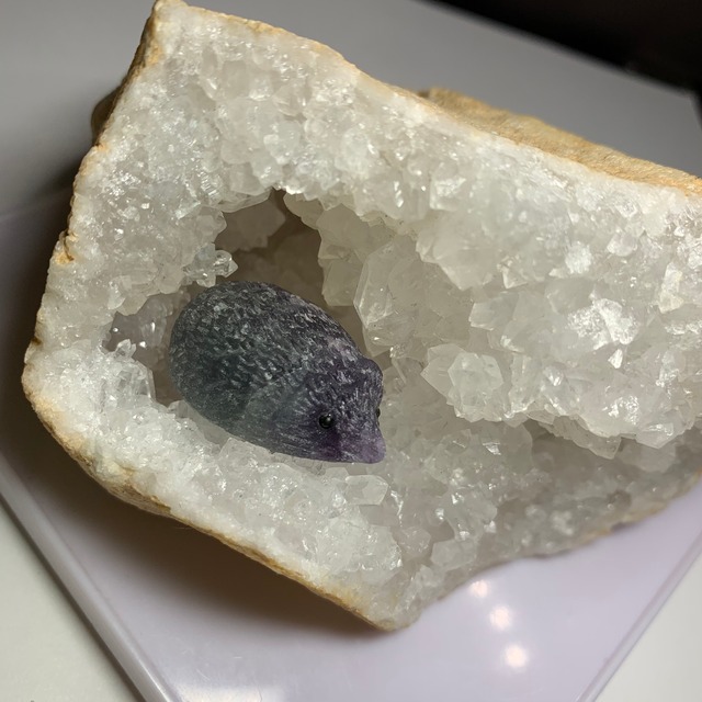 2.フローライトハリネズミの隠れ家・モロッコ産ジオード