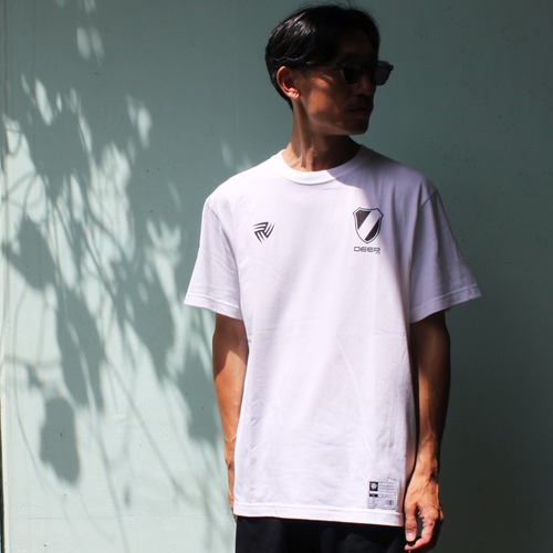 エンブレムTシャツ　（ホワイト）
