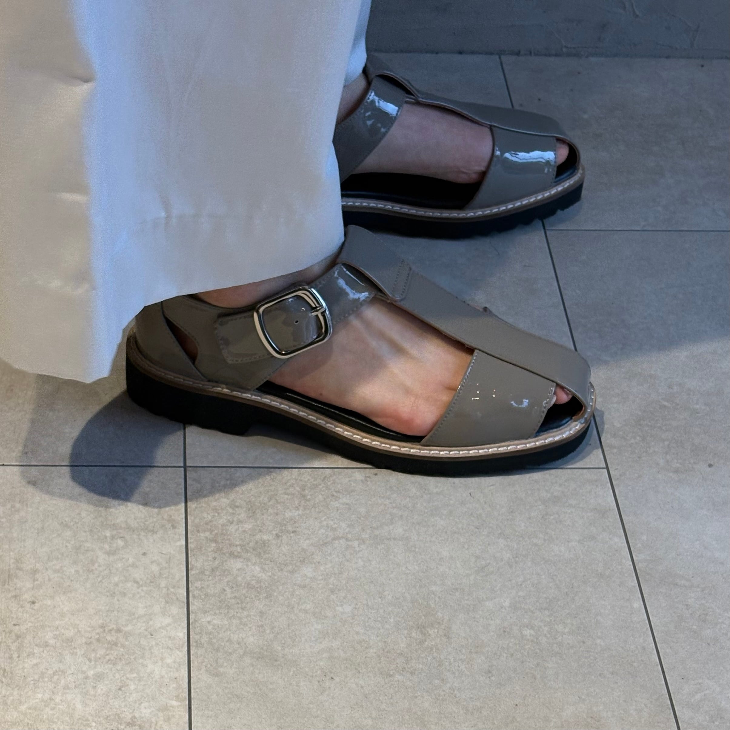 atelier brugge 】gurkha sandals | valance 福井｜レディースセレクト
