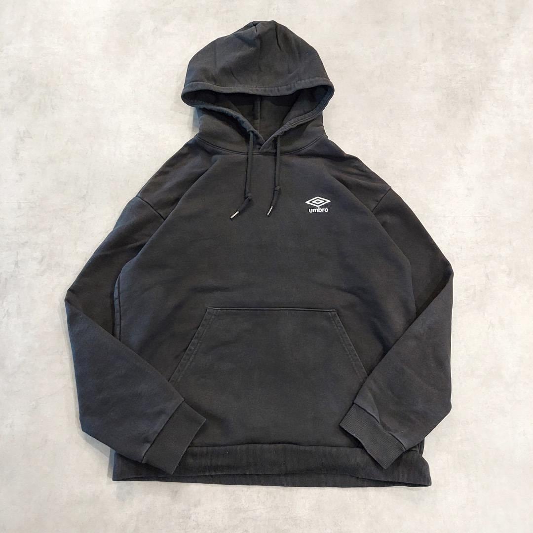 UMBRO アンブロ パーカー 古着 ロゴ 刺繍 XL 黒 白 16512 | fuufu