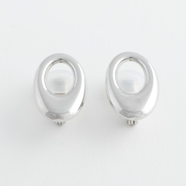 Oval design earring