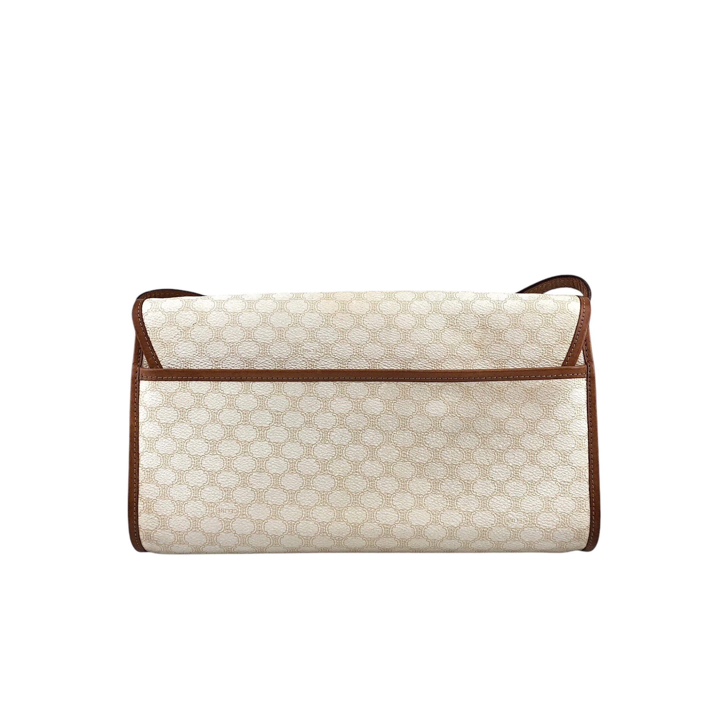 ★CELINE セリーヌ マカダム  ショルダーバッグ ホワイト ブラゾン型押し PVC レザー  j56zbi CELINE セリーヌ マカダム ショルダーバッグ ホワイト ブラゾン型押し