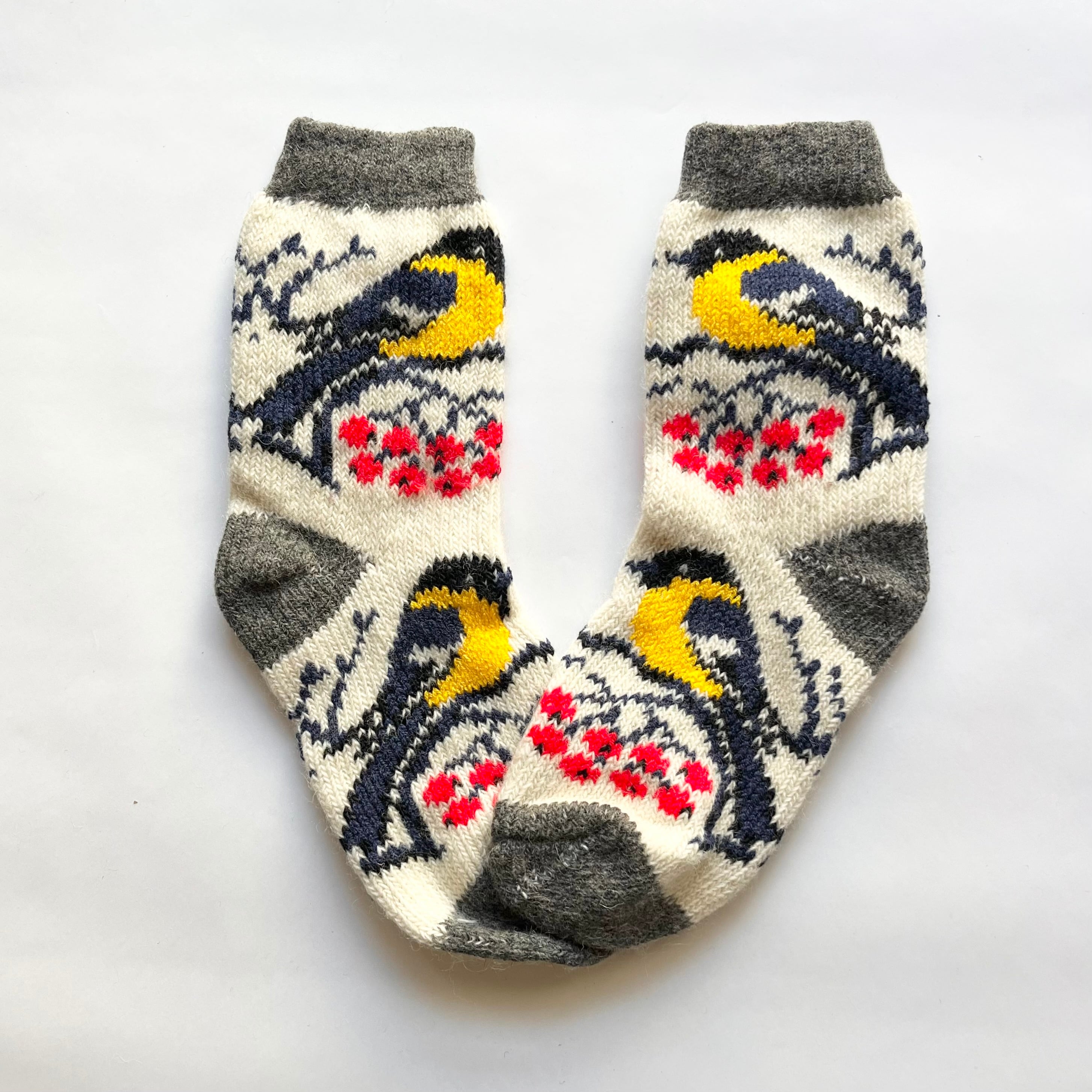 ウクライナ支援/ウールソックス(鳥とナナカマド柄)