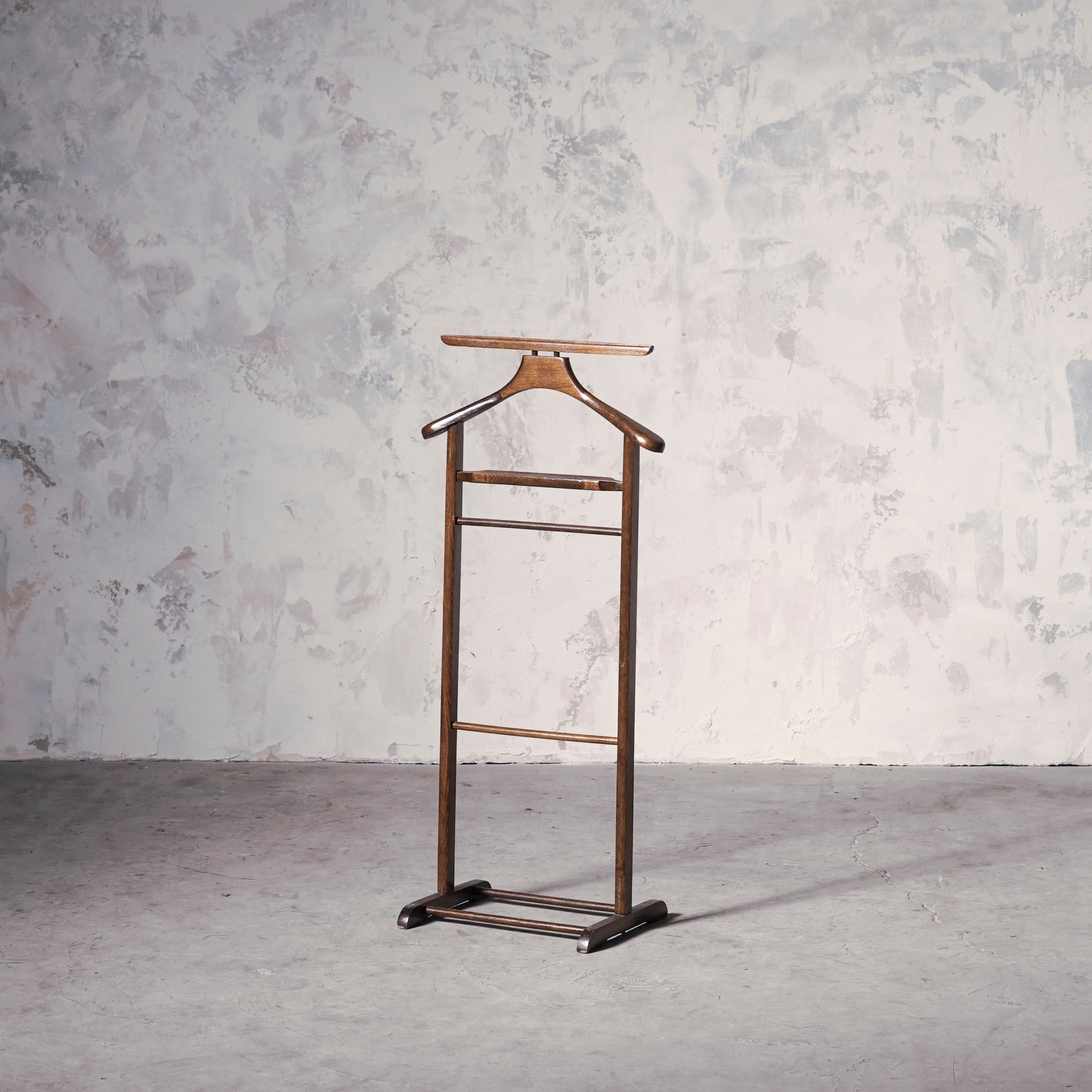 ビンテージ　スーツスタンド　スーツハンガーラック スーツハンガーラック スタンド型 アイボリー｜高級マホガニー