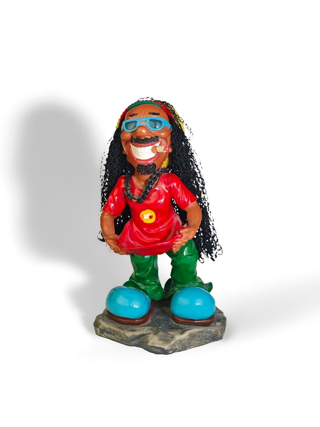 ジャマイカ風レゲエ人形（ラスタカラー帽子・ドレッドヘア・ビッグシューズ）