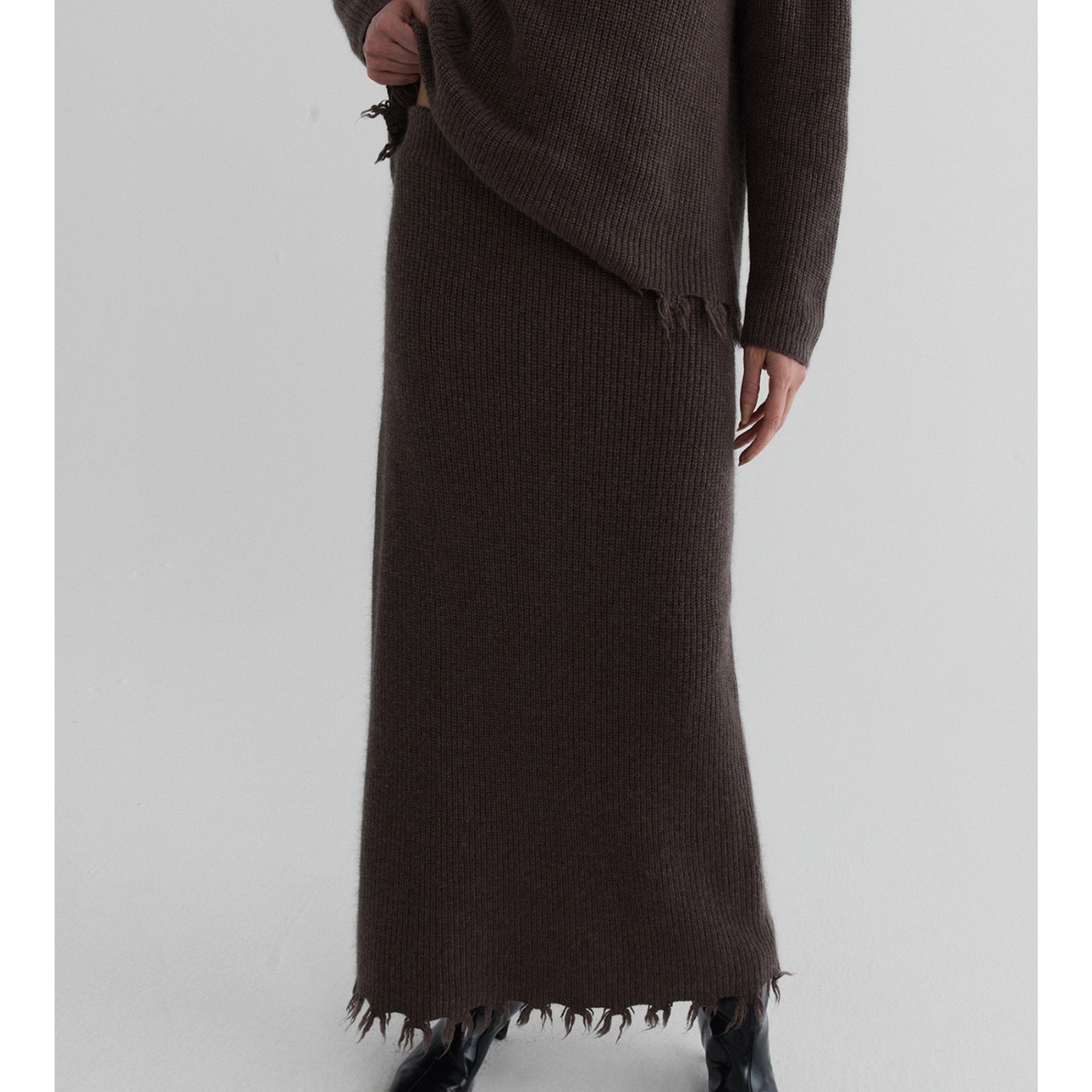 Fringe Midi Length Tight Knit Skirt T4149