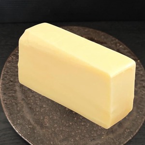 オランダ産 グラスフェッド ゴーダチーズ｜リンドレス（皮なし）100g Dutch Rindless Gouda Cheese Made from Grassfed Milk / Smooth and Mild Flavor