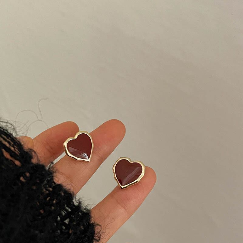 レトロ調レッドピアス