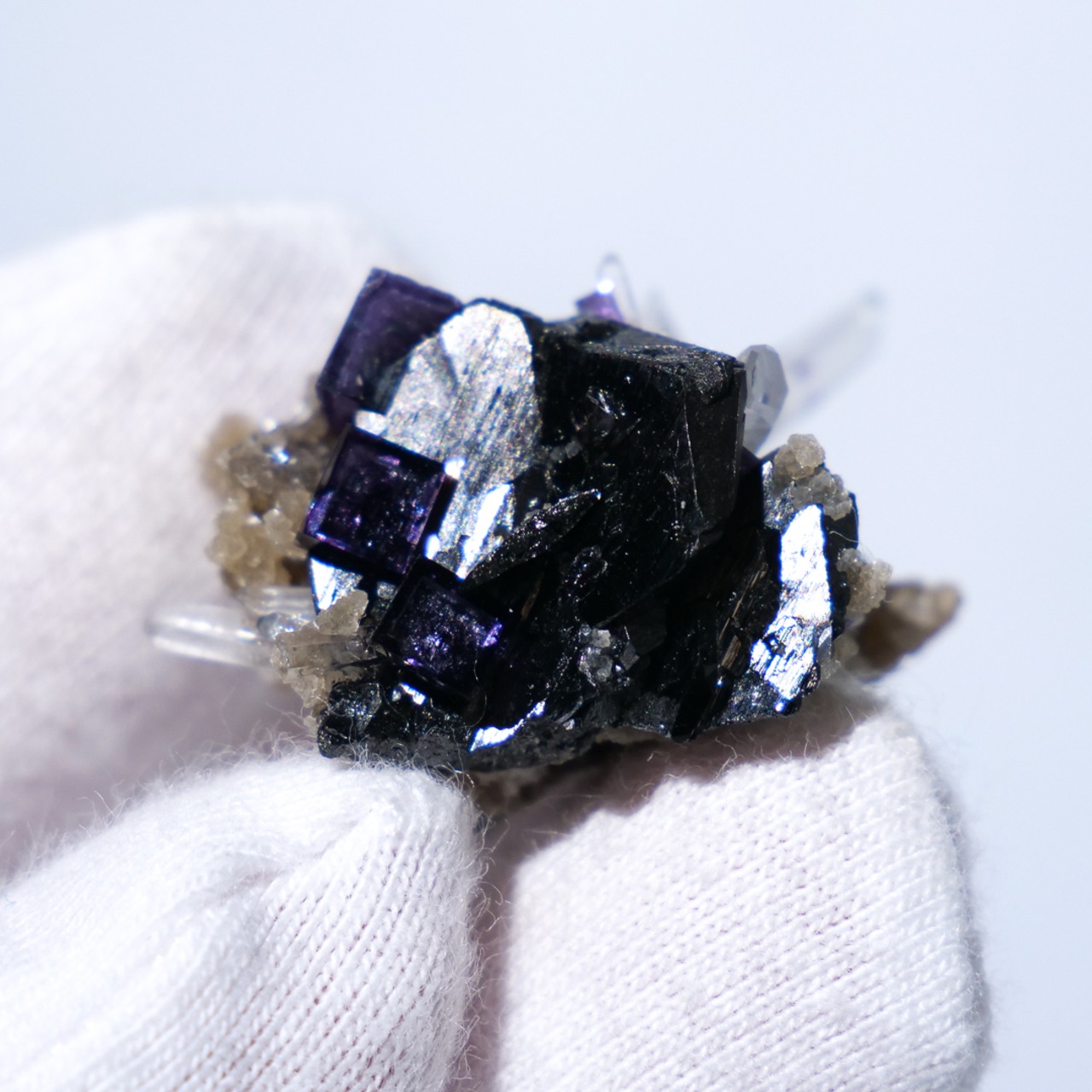 ヤオガンシャン産 フローライト ブラックトルマリン クォーツ 共生 / 原石 標本【H_2】