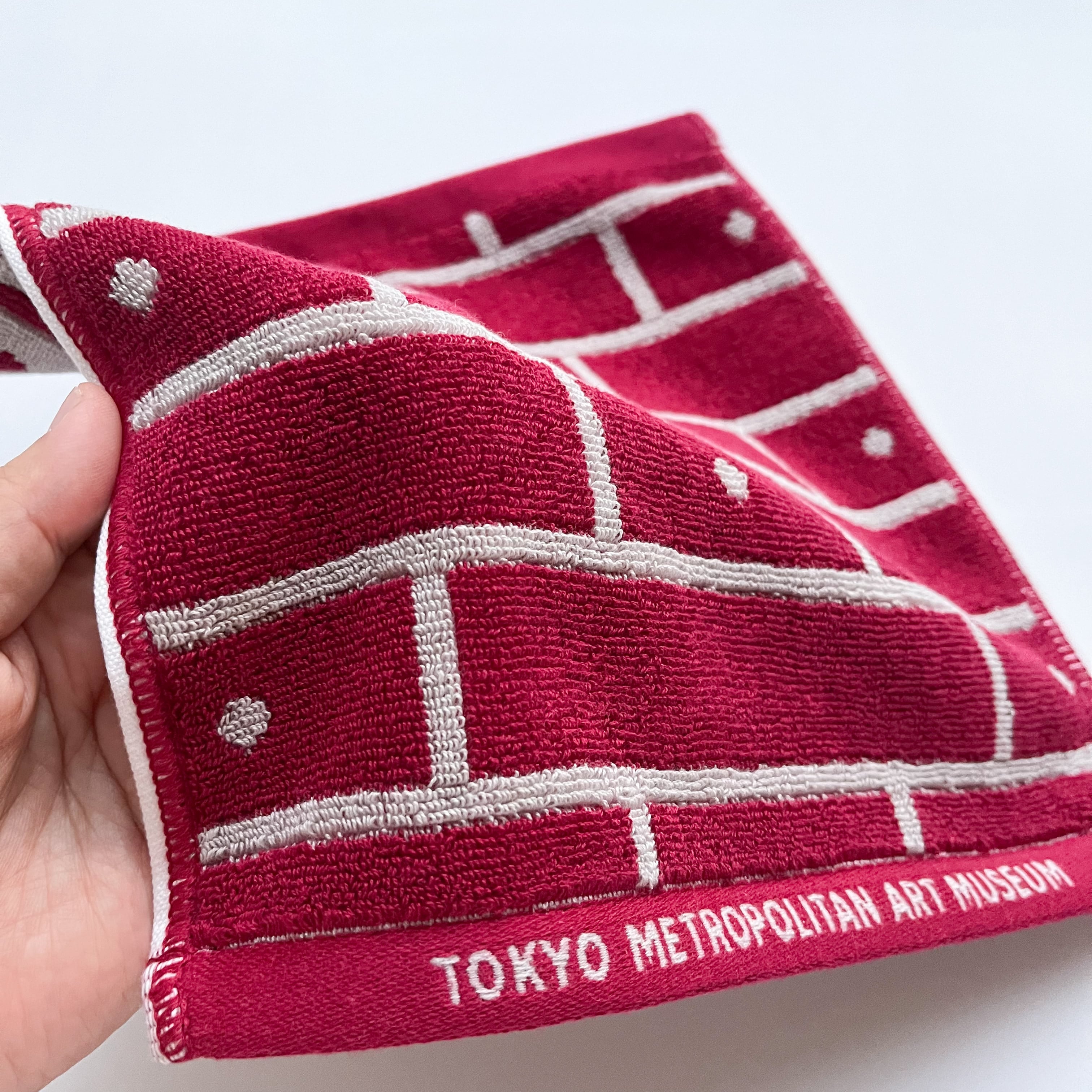 次回入荷未定】今治ハンドタオル レッド＜東京都美術館オリジナル