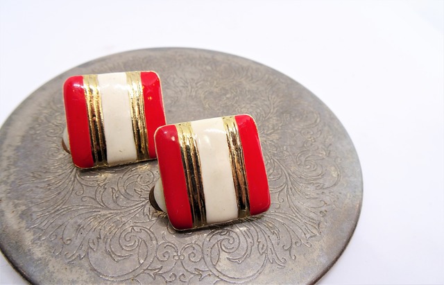 VINTAGE EARRINGS
