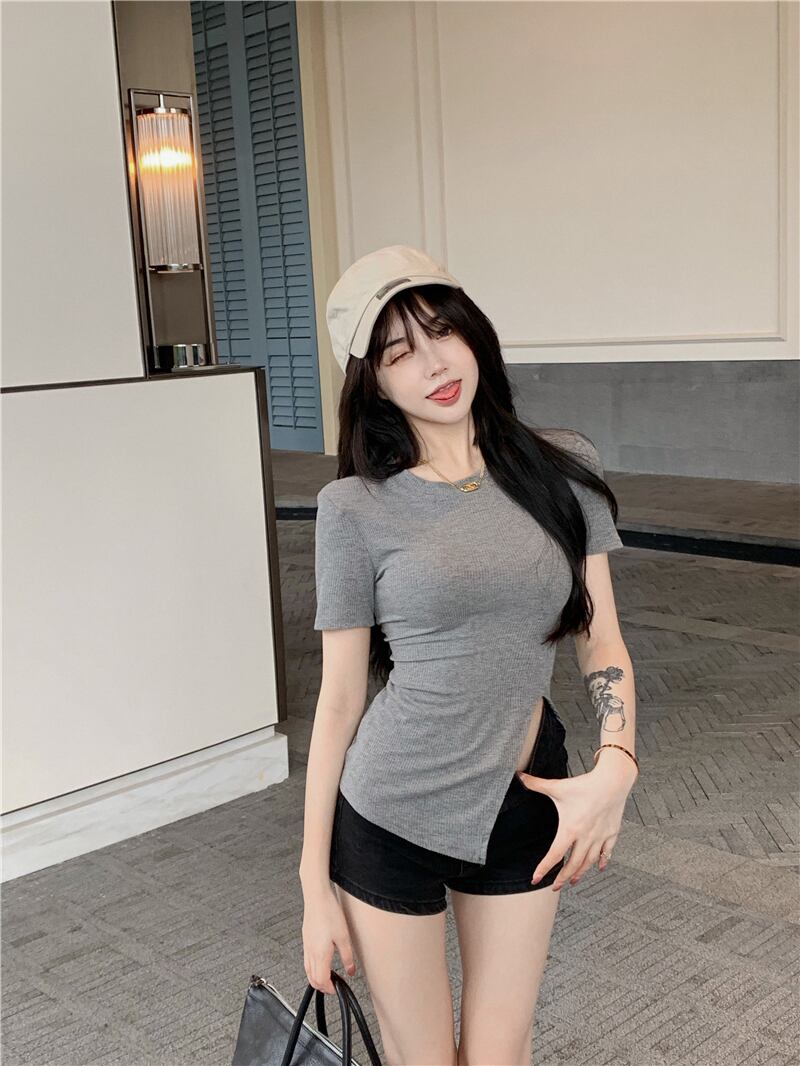 スリットショートTシャツ サマートップス 夏物 ブラックストロベリース22540736032