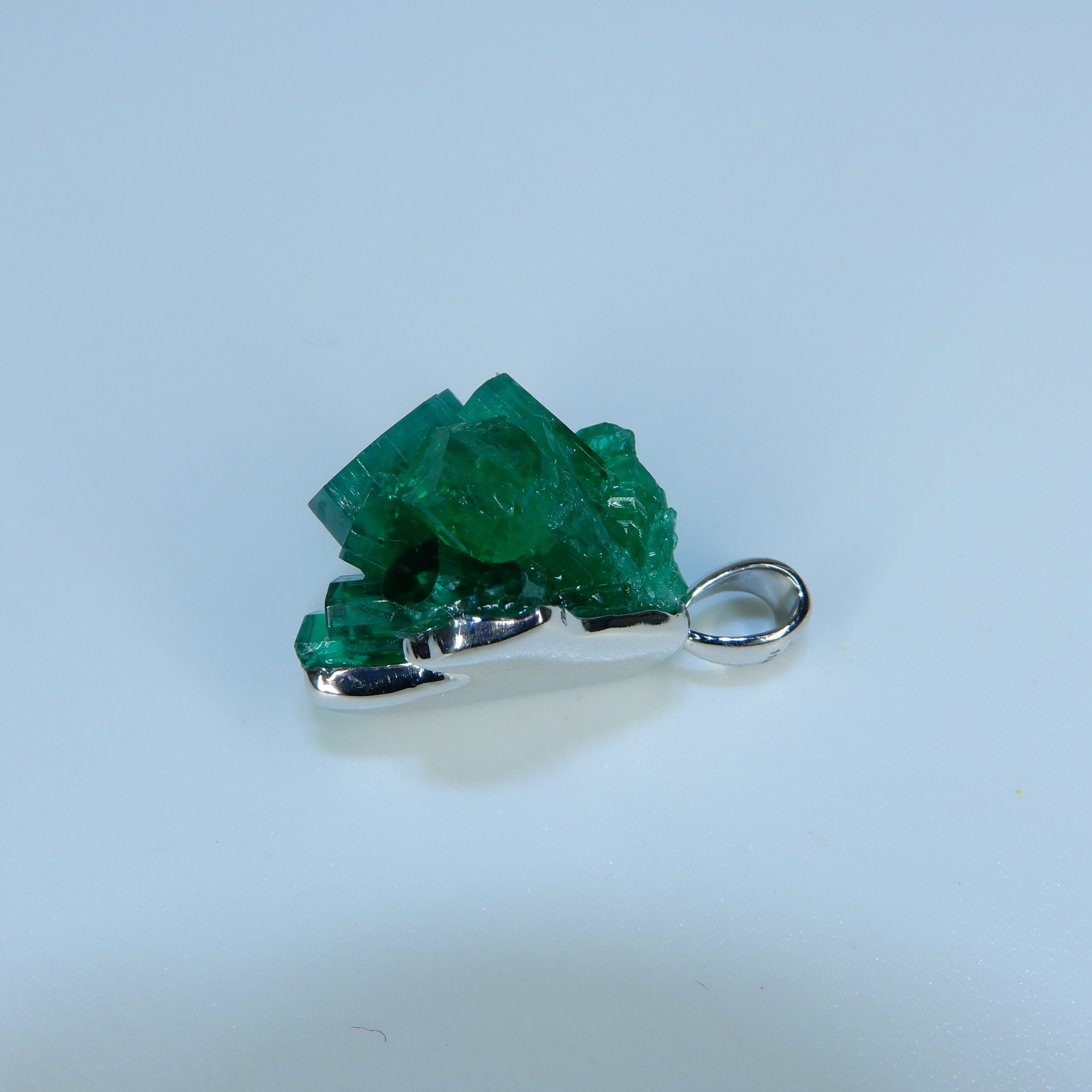 エメラルド 原石 結晶 33.7g （エメラルド(人工結晶)/Pt900【zo3 