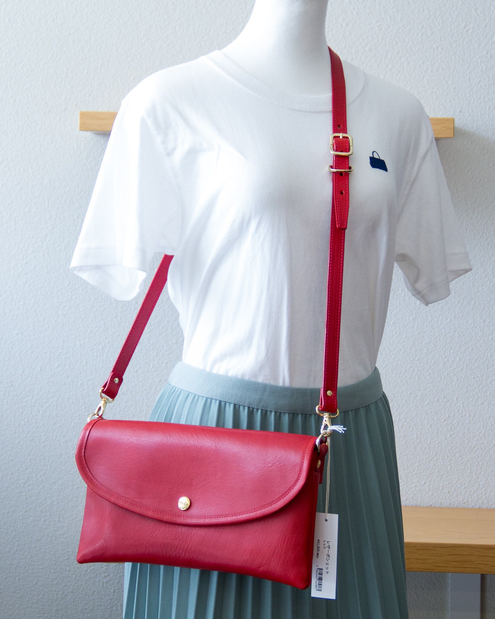 展示品SALE!! 30%OFF!】イタリアンレザーポシェット レッド | KEETS