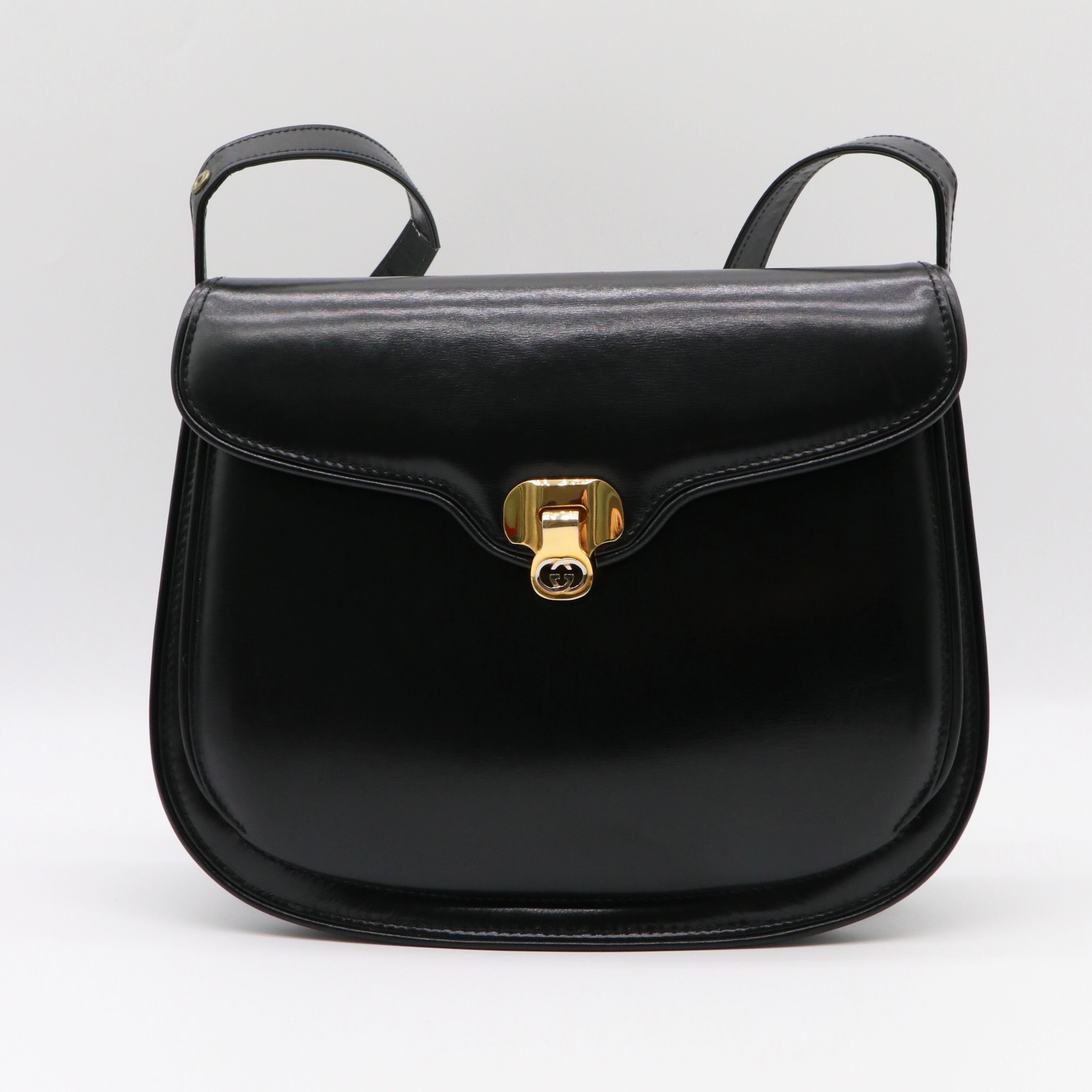 GUCCI レザーショルダーバッグ レザー ブラック グッチ 付属品付き