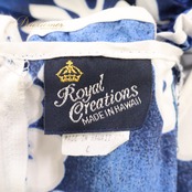 フラダンス 衣装 Royal Creations ロイヤルクリエーションズ ワンピース ドレス ブルー系 ハイビスカス柄 モンステラ柄 花柄 植物柄 ハワイアンプリント ハワイアン アロハ フラ ダンス レッスン 練習 ハワイアンダンス ネイビー系 ホワイト系 青 紺 白 フリル フレア 華やか 鮮やか かわいい おしゃれ