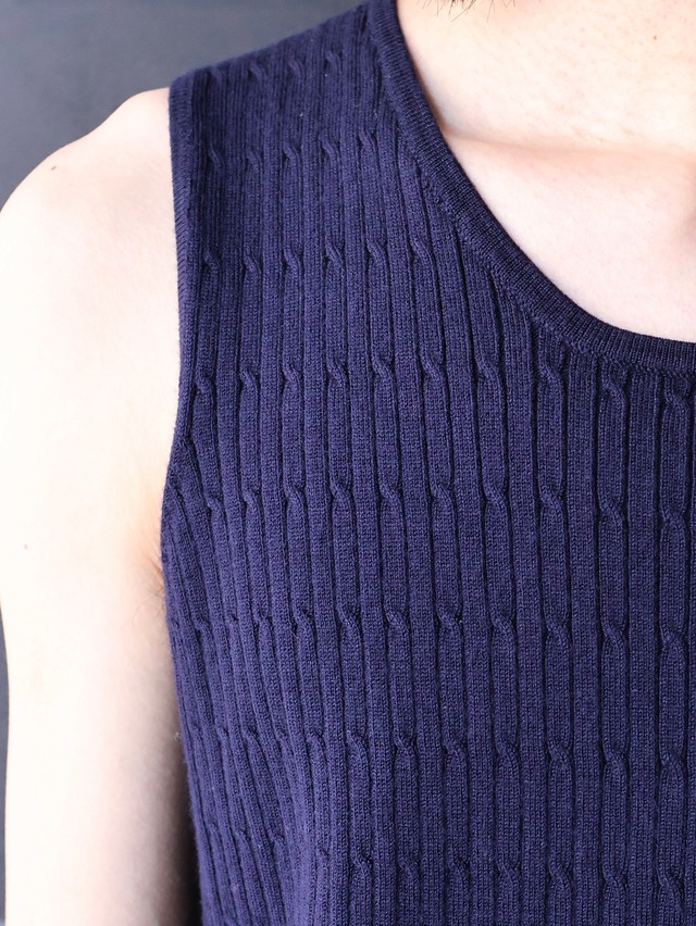 hem detail tank top