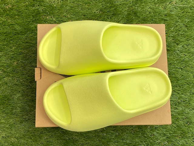 均一SALE‼ adidas YEEZY SLIDE GLOW GREEN HQ6447 26.5cm 95873