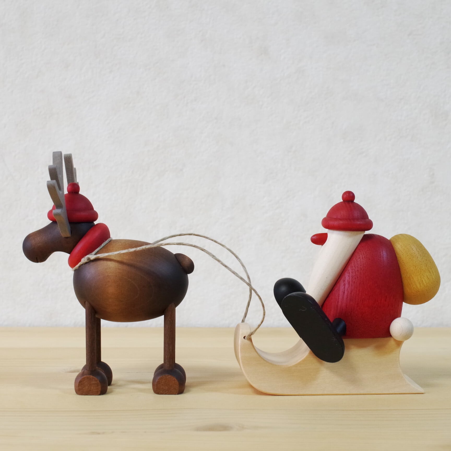 ケーラー サンタとトナカイ | 木のおもちゃ専門店 おもちゃ箱 イカロス