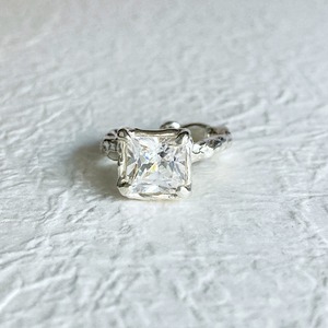 ギラギラ輝く石付きイヤーカフ【Melty/CZ ear cuff(sv)＜square7mm CZ＞】