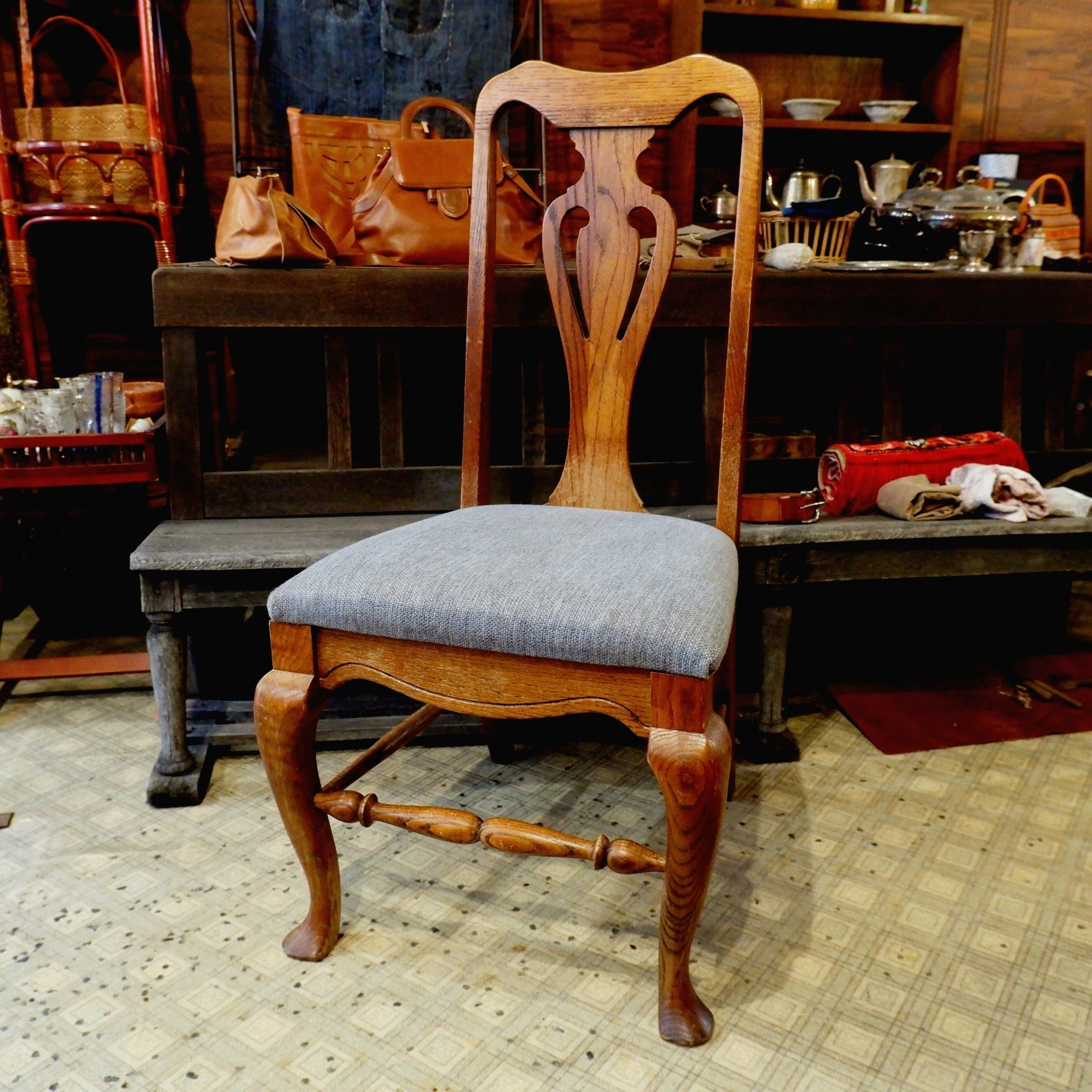 ヴィンテージ家具 無垢材 猫脚 チェア 椅子座面に薄い変色薄汚れ
