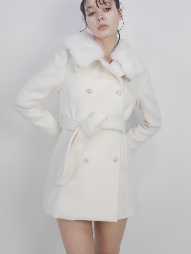 fur collar bijou coat ‐white-