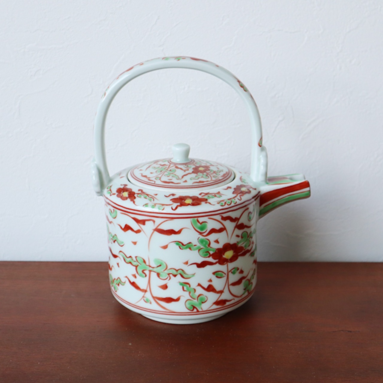 【送料無料】有田焼　注ぎ器　錦唐草