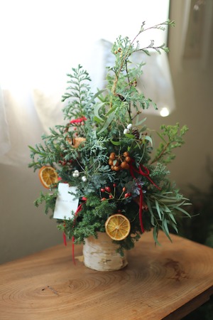 Christmas tree arrangement