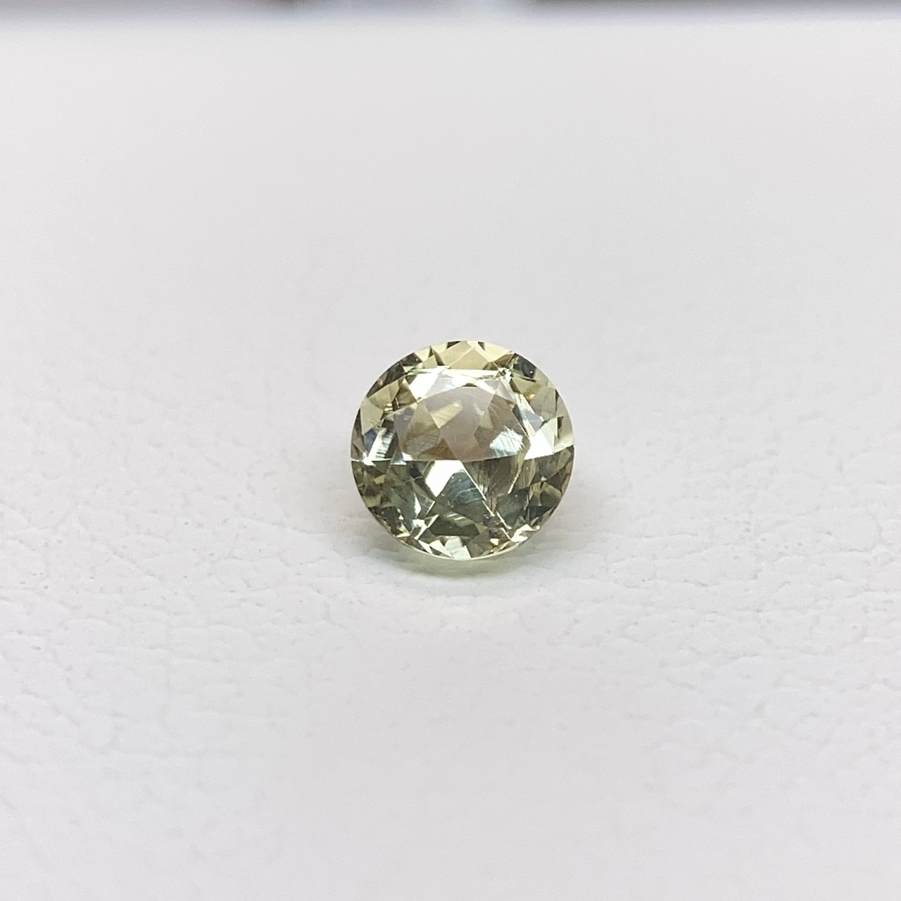 ローズカットサファイア  約3.3mm*2.2mm r-0588