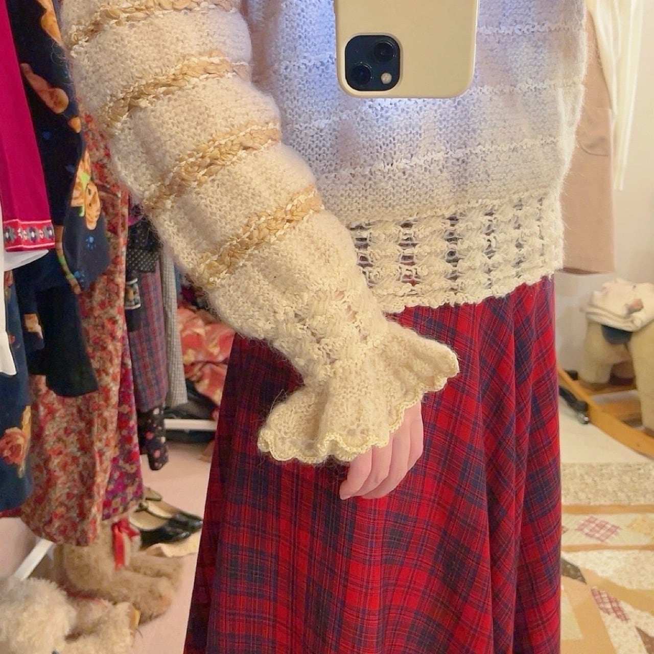 ruffle cuffs gold lame knit