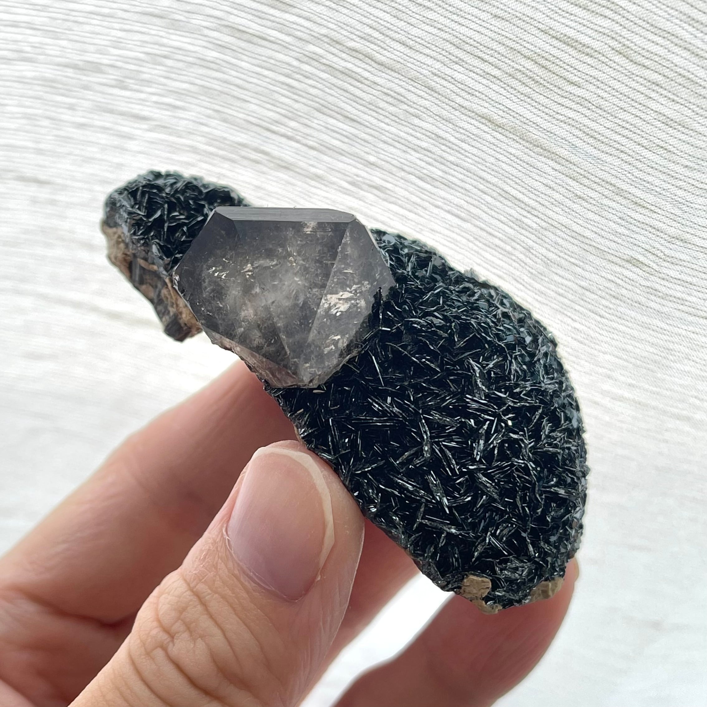 スモーキークォーツ / ヘマタイト【Smoky Quartz on Hematite