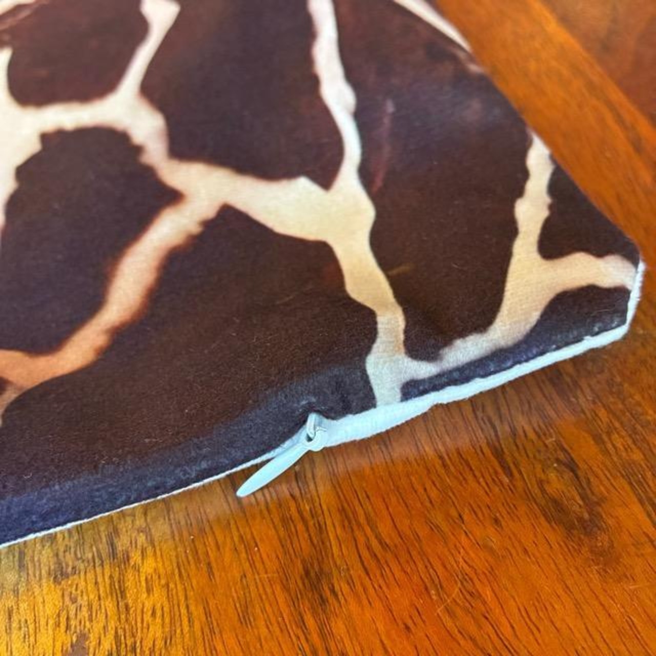TOPANGA Homefurnishing Smooth touch animal cushion cover Giraffe　45×45cm　スムースタッチアニマルクッションカバー　ジラフ　キリン　モダン　リゾート