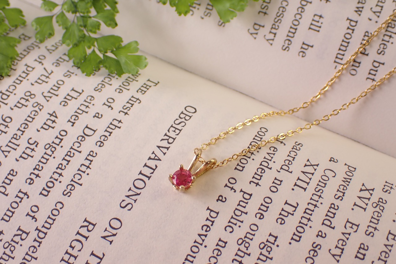 スピネルネックレス　0.31ct [D12‐98]