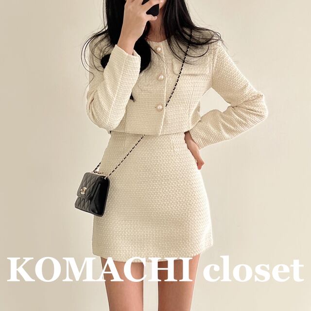 【送料無料】 スカートスーツセットアップ 2点セット 上下セット ジャケット 長袖 ボタン ショート丈 ツイード ショート丈スカート Aライン ハイウエスト スリム 細身 韓国 レディース 可愛い 大人可愛い 大人女子 きれいめ シンプル カジュアル 大人 おしゃれ お洒落 こなれ感 きちんと 大人女子 クール エレガント フェミニン レトロ S M オフホワイト ブラック 秋 20代 30代 お呼ばれ OL 通勤 女子会 デート コーデ スタイル 脚長 美脚 インスタ映え