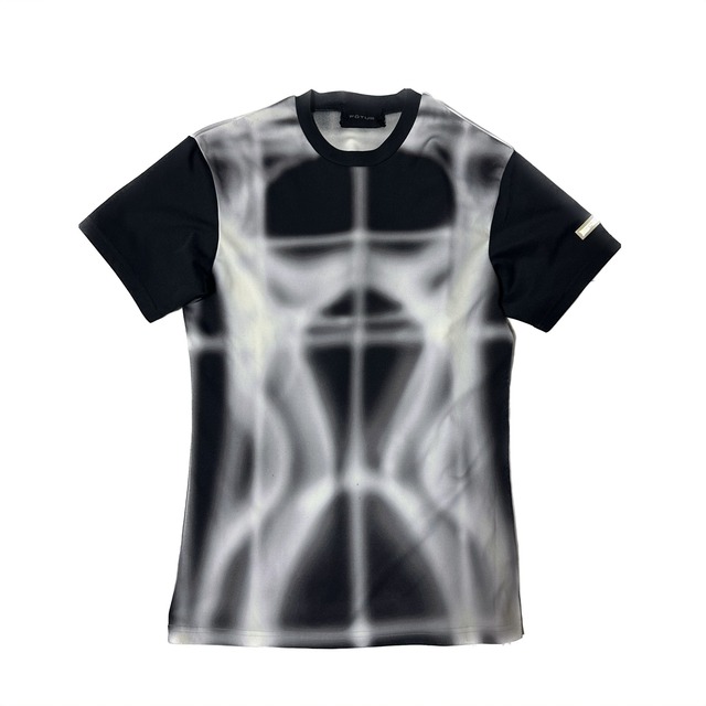 “Fotus” body line T-shirt