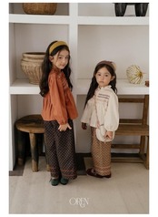 〖取寄〗韓国子供服 / 26winter / oren / メルシースモックブラウス / キッズ *S~XL*