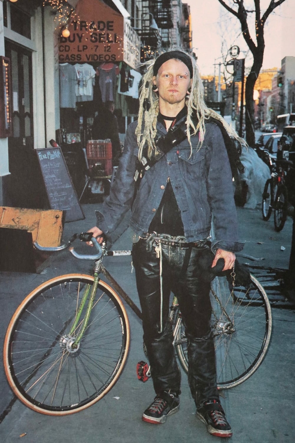 STREET No.132 August. 2002 | Cary