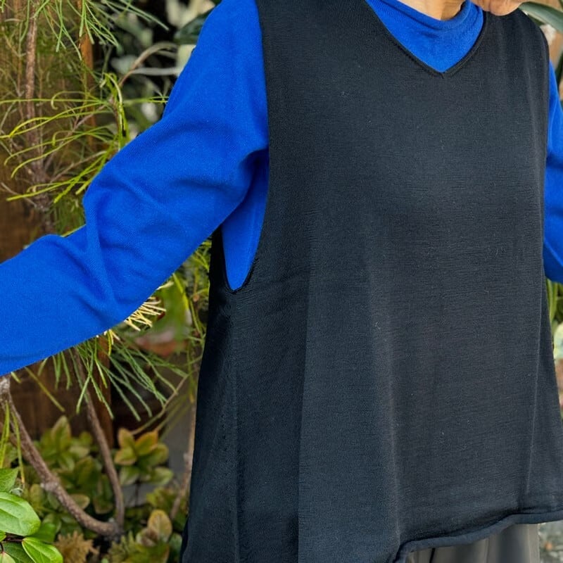 一枚目の衣　Aラインwoolベスト