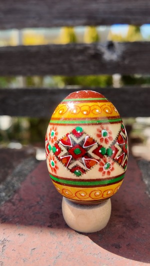 装飾用木製プィサンカ（イースターエッグ）with stand　コロミヤモデル