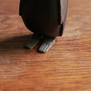 立ち姿が愛らしい、ペンギンの親 1