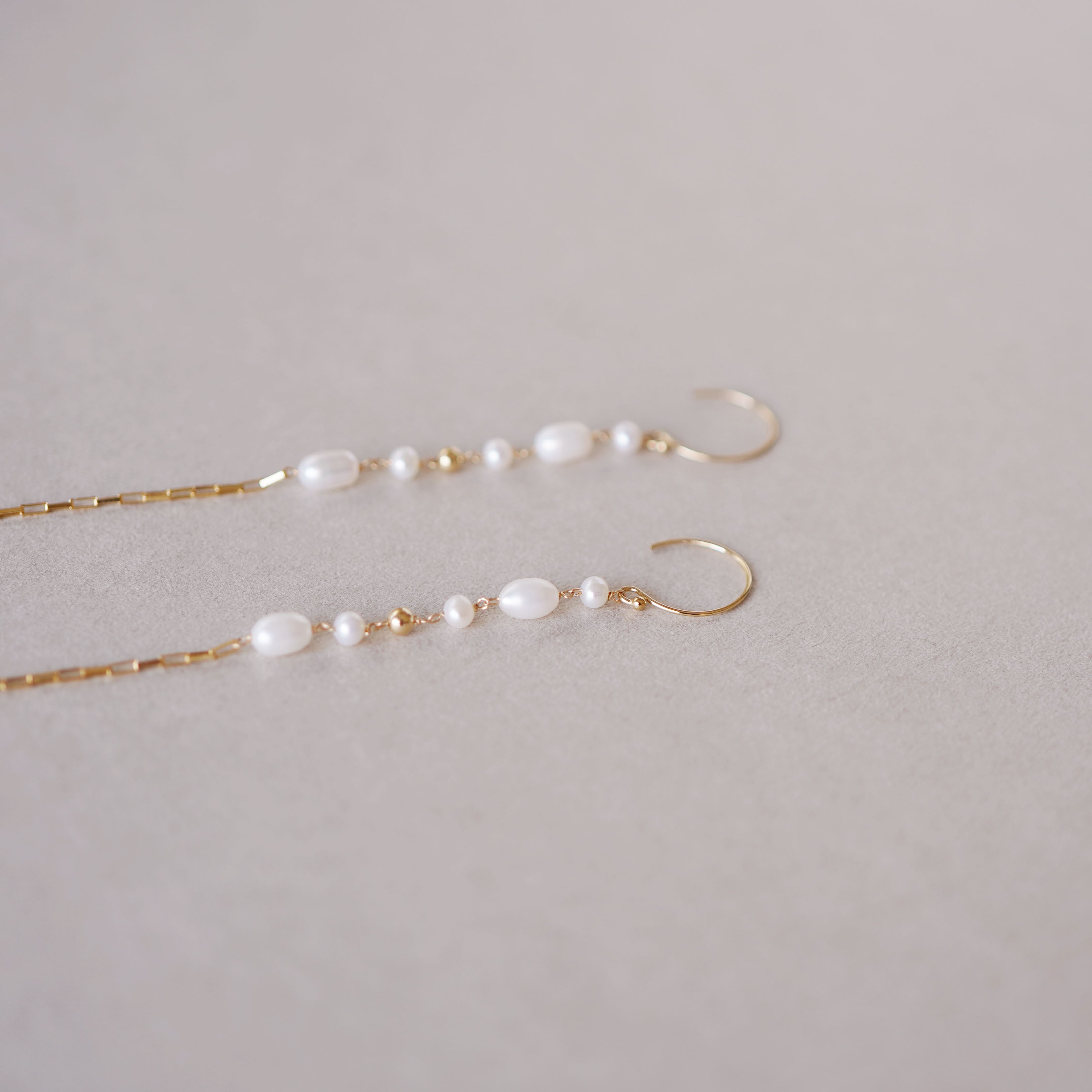 14kgf パターンフックピアス(オニキス/淡水パール) | temtem