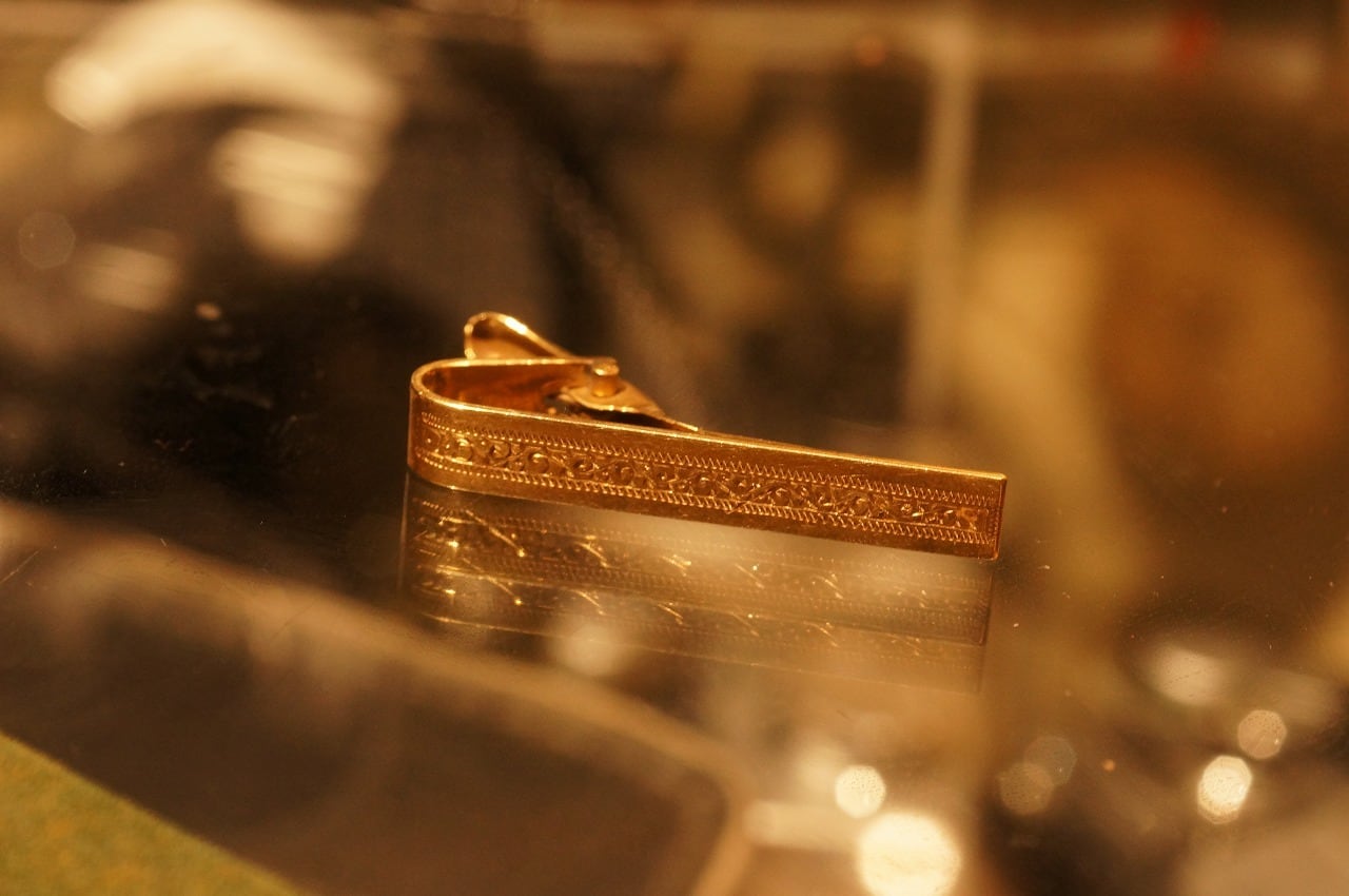 ビンテージ・アクセサリー】いすゞ 三菱マテリアル刻印 金無垢ネクタイ