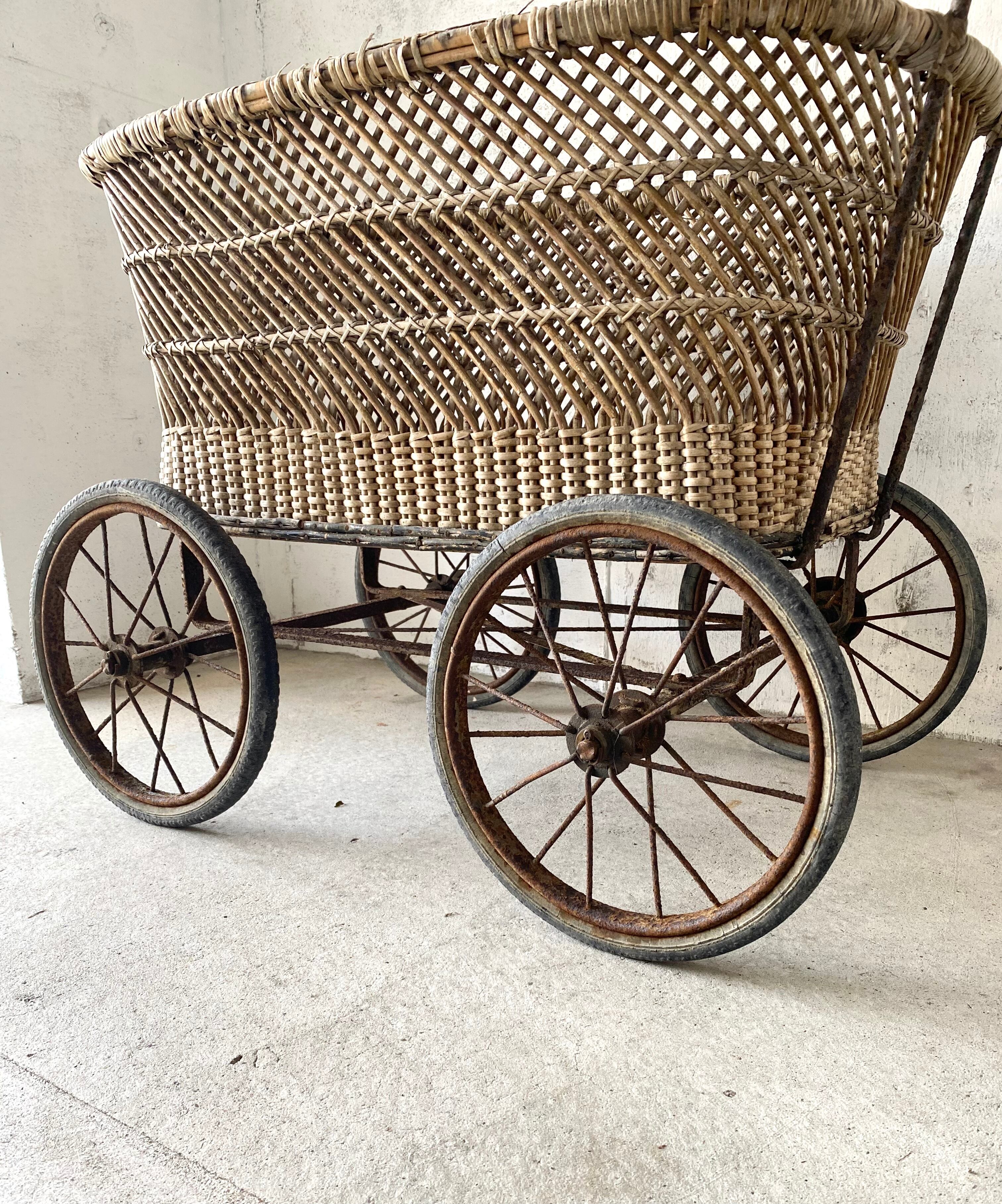 シャビーな乳母車[古家具] | giraffes craft