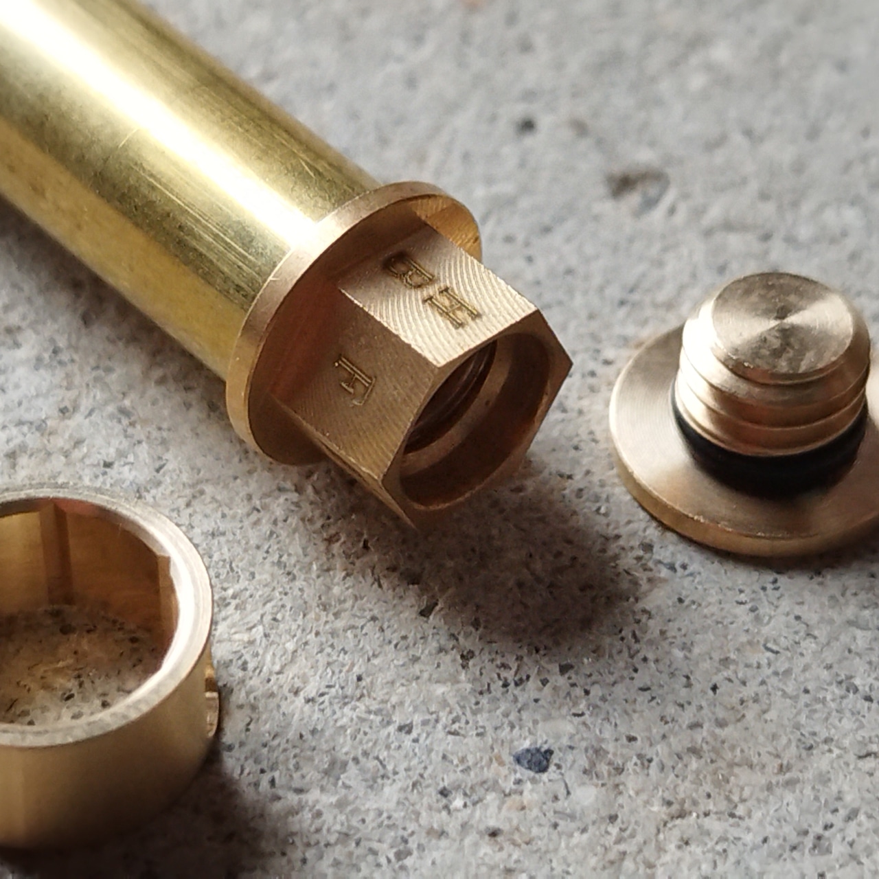 ★不定期販売★ 業界初! 硬度表示窓付き革軸芯ケース 【特上ヌメ革節目模様 ナチュラル】