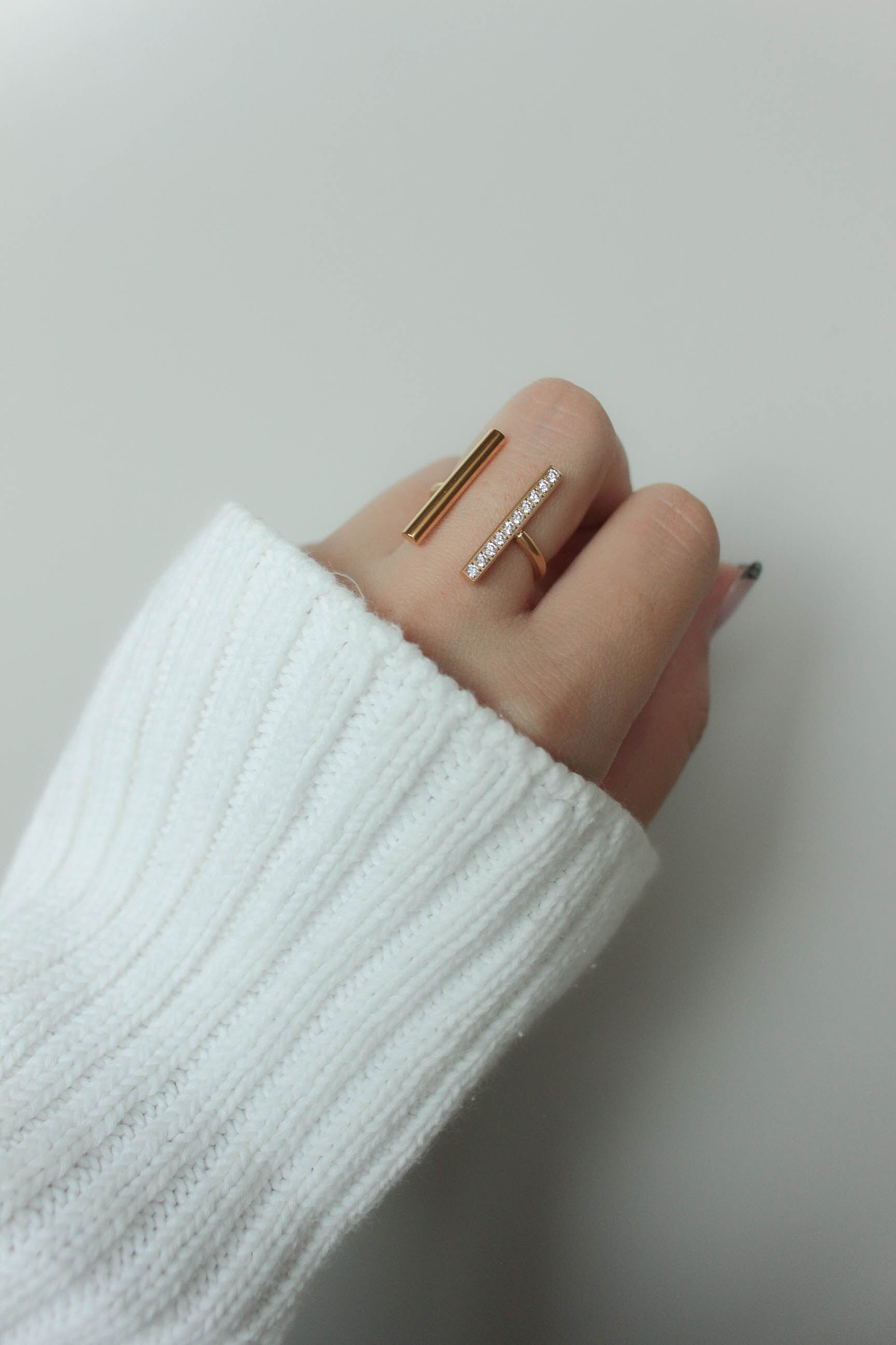 Deux Lingnes Bijou Ring