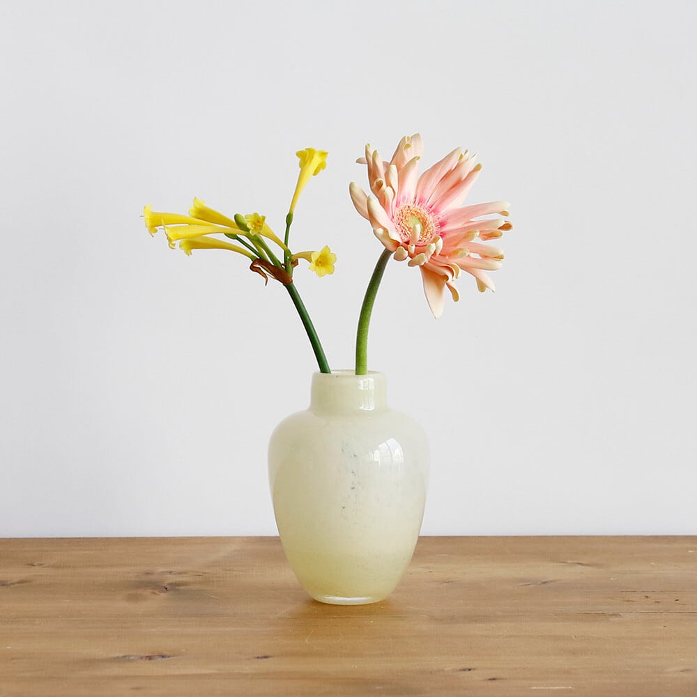 ミルキーガラス フラワーベース ノーマル（高さ13cm）（4色）／花瓶